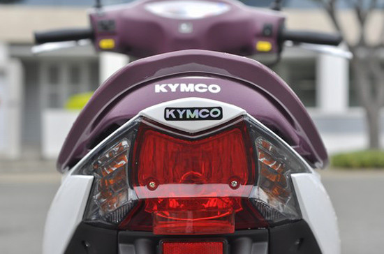 Ra mắt thị trường Việt Nam, Kymco Candy Hi 110cc phải chịu sự cạnh tranh trực tiếp Yamaha Mio. Ra mắt thị trường Việt Nam, Kymco Candy Hi 110cc phải chịu sự cạnh tranh trực tiếp Yamaha Mio.