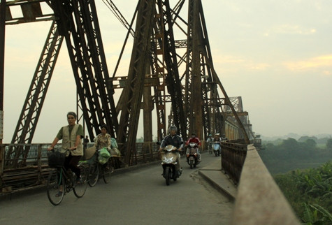 Sáng nay, Hà Nội có mưa rào rải rác. Sáng nay, Hà Nội có mưa rào rải rác.