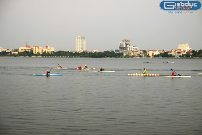 Những vận động viên miệt mài luyện tập. Những vận động viên miệt mài luyện tập.