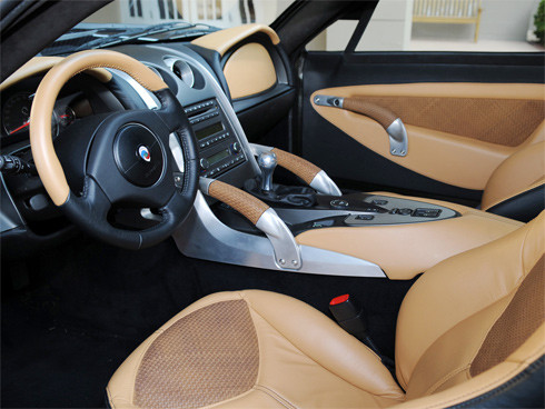 Panoz Abruzzi sử dụng động cơ V8 công suất 650 mã lực và tốc độ tối đa hơn 322 km/h. Panoz Abruzzi sử dụng động cơ V8 công suất 650 mã lực và tốc độ tối đa hơn 322 km/h.