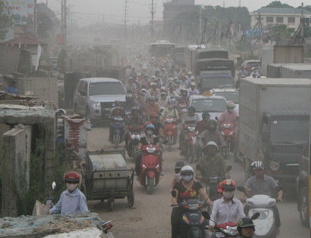 Đã không ít lần UBND thành phố Hà Nội có văn bản "hối" tiến độ công trình cải tạo, nâng cấp, mở rộng "con đường đau khổ" này. Báo chí cũng đã tốn không ít giấy mực về vấn đế này. Tuy nhiên, không biết tới bao giờ công trình này mới hoàn thành?