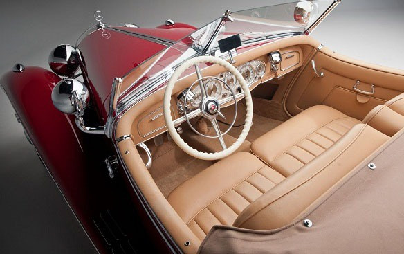 Chiếc mui trần 2 cửa này là niềm tự hào của Hans Friedrich Prym khi ông là người chủ sở hữu đầu tiên của nó. Tuy nhiên sau đó có rất nhiều nghi vấn xung quanh chiếc mui trần này, có thông tin cho rằng nó bị đánh cắp hoặc giả thiết rằng nó được bán cho một người lính Mỹ sau thế chiến thứ hai. Chiếc mui trần 2 cửa này là niềm tự hào của Hans Friedrich Prym khi ông là người chủ sở hữu đầu tiên của nó. Tuy nhiên sau đó có rất nhiều nghi vấn xung quanh chiếc mui trần này, có thông tin cho rằng nó bị đánh cắp hoặc giả thiết rằng nó được bán cho một người lính Mỹ sau thế chiến thứ hai.