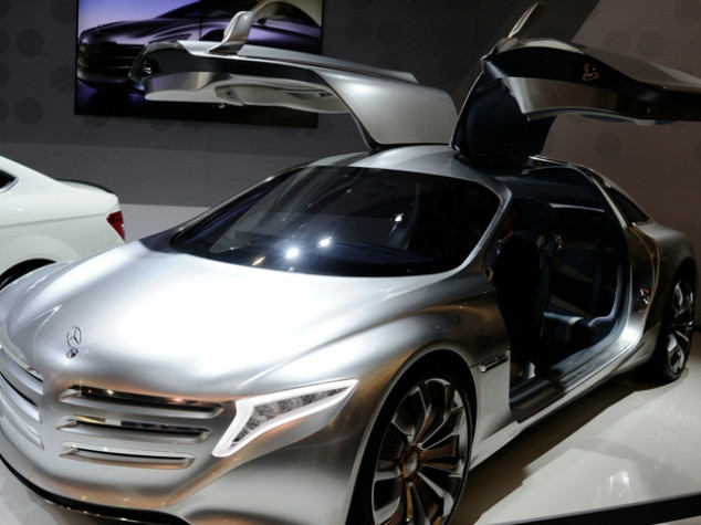 Chiếc xe từ Mercedes là một chiếc xe có thiết kế tuyệt đẹp, mang nhiều đường nét viễn tưởng nhưng vẫn giữ được những đặc trưng rất riêng của hãng. Chiếc xe từ Mercedes là một chiếc xe có thiết kế tuyệt đẹp, mang nhiều đường nét viễn tưởng nhưng vẫn giữ được những đặc trưng rất riêng của hãng.