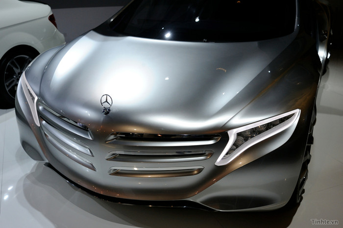 Có lẽ khi nhìn những hình ảnh dưới đây thì bạn sẽ phần nào hình dung được vẻ đẹp của F125, một vẻ đẹp của sự hoàn hảo (nắp capo trước quá đẹp). Có lẽ khi nhìn những hình ảnh dưới đây thì bạn sẽ phần nào hình dung được vẻ đẹp của F125, một vẻ đẹp của sự hoàn hảo (nắp capo trước quá đẹp).