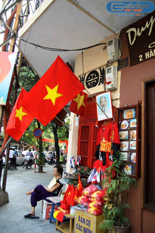 Nhà nhà treo cờ tổ quốc đón Tết Độc lập. Nhà nhà treo cờ tổ quốc đón Tết Độc lập.