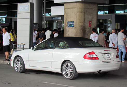 Cả bản coupe và mui trần sử dụng động cơ 3,5 lít V6 DOHC với 24 van và hộp số tự động 7 cấp. Cả bản coupe và mui trần sử dụng động cơ 3,5 lít V6 DOHC với 24 van và hộp số tự động 7 cấp.