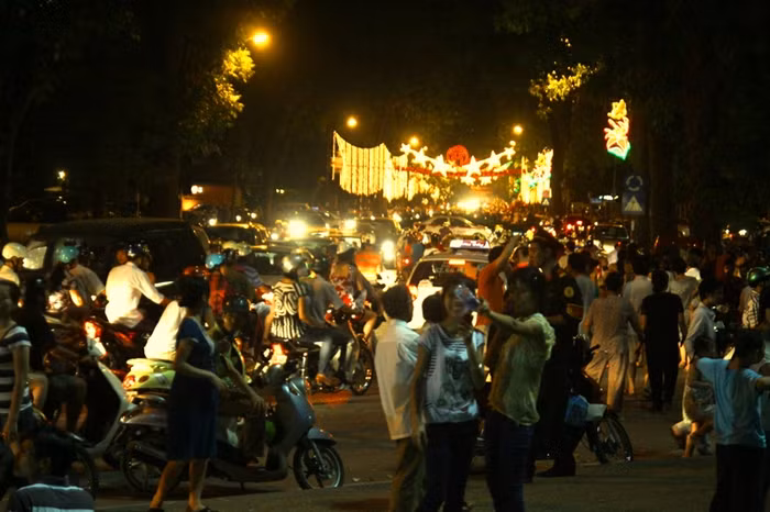 Đường Điện Biên Phủ ken đặc người Đường Điện Biên Phủ ken đặc người