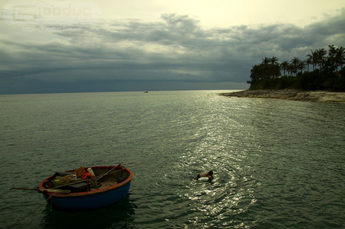 Chiều buông trên bến đảo An Bình. Chiều buông trên bến đảo An Bình.