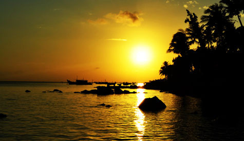 Hoàng hôn trên đảo Lý Sơn. (ảnh: DulichDatviet) Hoàng hôn trên đảo Lý Sơn. (ảnh: DulichDatviet)