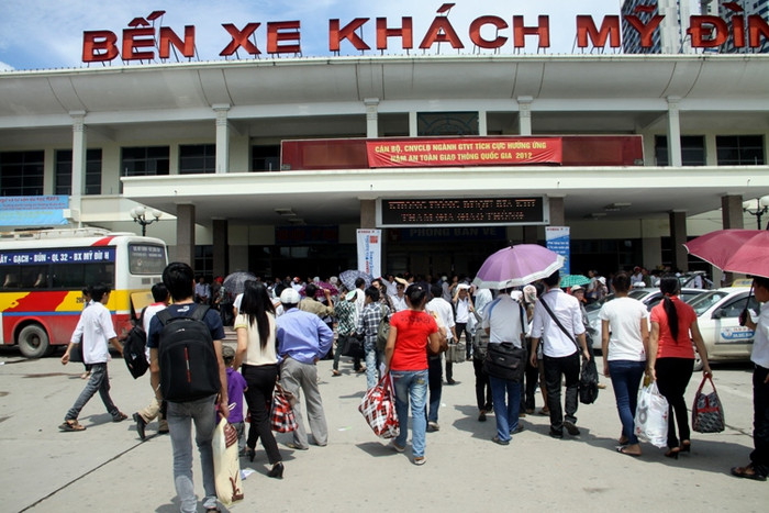 Mỗi lúc, lượng người kéo về bến xe Mỹ Đình một trở nên đông hơn. Xem đáp án môn Vật lí - Xem đáp án môn Toán - Xem đáp án môn Hóa - Xem đáp án môn Ngoại ngữ Khối A1 Mỗi lúc, lượng người kéo về bến xe Mỹ Đình một trở nên đông hơn. Xem đáp án môn Vật lí - Xem đáp án môn Toán - Xem đáp án môn Hóa - Xem đáp án môn Ngoại ngữ Khối A1