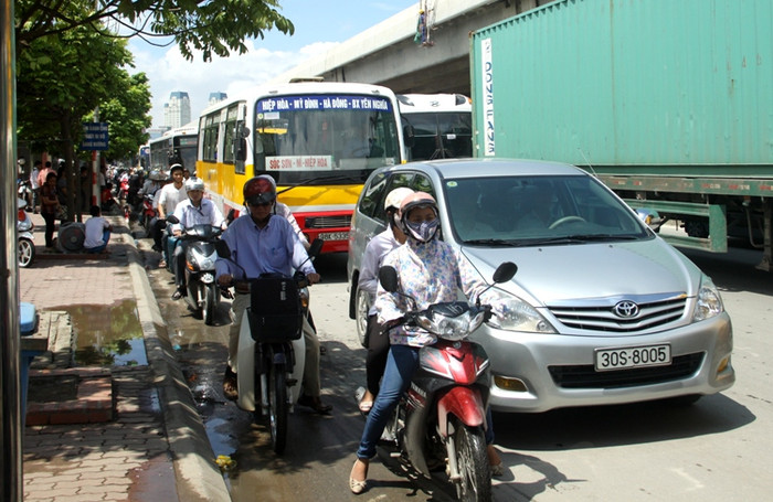 Hàng chục nghìn các phương tiện tham gia giao thông trên tuyến vành đai 3 bị tắc nghẽn trong nhiều giờ đồng hồ. Xem đáp án môn Vật lí - Xem đáp án môn Toán - Xem đáp án môn Hóa - Xem đáp án môn Ngoại ngữ Khối A1 Hàng chục nghìn các phương tiện tham gia giao thông trên tuyến vành đai 3 bị tắc nghẽn trong nhiều giờ đồng hồ. Xem đáp án môn Vật lí - Xem đáp án môn Toán - Xem đáp án môn Hóa - Xem đáp án môn Ngoại ngữ Khối A1