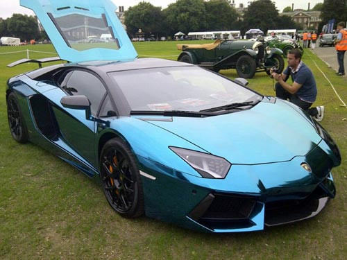 Hai hãng độ Oakley Design và Refined Marques đã kết hợp với nhau để cho ra mắt phiên bản đặc biệt mới của siêu phẩm Lamborghini Aventador LP700-4. Phiên bản đặc biệt Aventador LP760-4 Dragon Edition chỉ được sản xuất với số lượng giới hạn là 10 chiếc, nó trang bị động cơ V12 dung tích 6.5 lít có khả năng sản sinh công suất lên đến 760 mã lực. Hai hãng độ Oakley Design và Refined Marques đã kết hợp với nhau để cho ra mắt phiên bản đặc biệt mới của siêu phẩm Lamborghini Aventador LP700-4. Phiên bản đặc biệt Aventador LP760-4 Dragon Edition chỉ được sản xuất với số lượng giới hạn là 10 chiếc, nó trang bị động cơ V12 dung tích 6.5 lít có khả năng sản sinh công suất lên đến 760 mã lực.