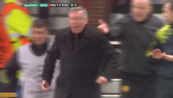 Sir Alex nổi đóa với tổ trọng tài điều khiển trận đấu...