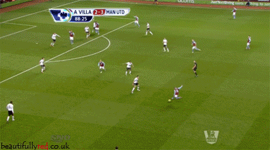 Những cú đấm bóng rất quyết đoán của De Gea trong trận ngược dòng trước Aston Villa.