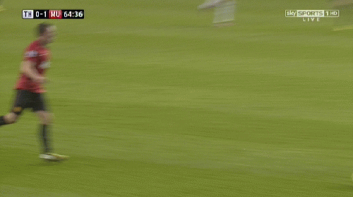 Lý lẽ của Sir Alex không phải là không có cơ sở, bởi ở phút 65, trong một tình huống xâm nhập vòng cấm Tottenham, Rooney rõ ràng đã bị trung vệ Caulker truy cản trái phép. Lý lẽ của Sir Alex không phải là không có cơ sở, bởi ở phút 65, trong một tình huống xâm nhập vòng cấm Tottenham, Rooney rõ ràng đã bị trung vệ Caulker truy cản trái phép.