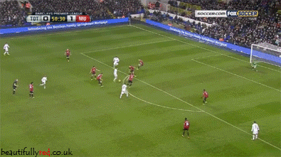 Phút 51, cái chân phải của thủ thành De Gea đã cứu cho M.U một bàn thua trông thấy từ cú sút của Clint Dempsey. Phút 51, cái chân phải của thủ thành De Gea đã cứu cho M.U một bàn thua trông thấy từ cú sút của Clint Dempsey.