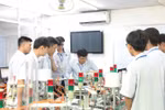 Tỷ lệ tốt nghiệp xuất sắc cần được đối chiếu với tiêu chí chấm điểm, mức độ đạt chuẩn đầu ra