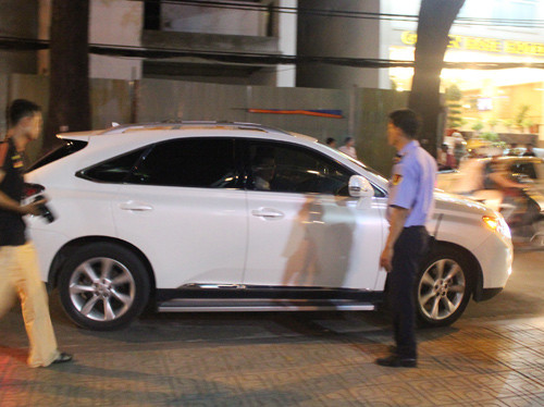 Mr Đàm với Lexus RX350 Mr Đàm với Lexus RX350