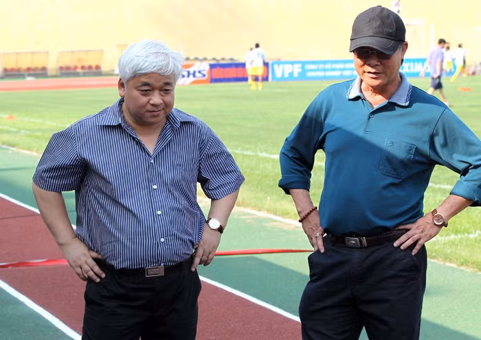 Bầu Kiên và HLV Nguyễn Thành Vinh khi ông Vinh 'Nghệ' còn được trọng dụng.(ảnh VSI)