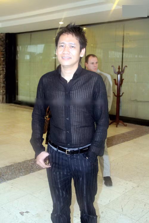 Duy Mạnh điệu đà áo mỏng