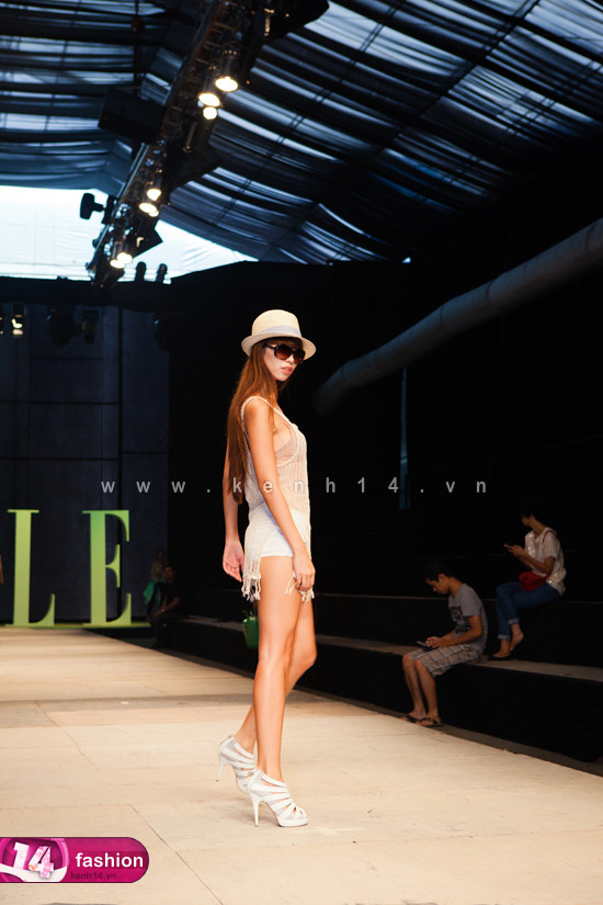 Ngoài Hà Anh, sẽ có rất nhiều gương mặt quen thuộc trong làng mẫu Việt Nam xuất hiện trong show diễn lần này, có thể kể đến những cái tên nổi bật như Thanh Hằng, Kim Minh, Minh Tú, Minh Triệu, Huyền Trang, Trà My, Lê Thúy, Tuyết Lan... Ngoài Hà Anh, sẽ có rất nhiều gương mặt quen thuộc trong làng mẫu Việt Nam xuất hiện trong show diễn lần này, có thể kể đến những cái tên nổi bật như Thanh Hằng, Kim Minh, Minh Tú, Minh Triệu, Huyền Trang, Trà My, Lê Thúy, Tuyết Lan...