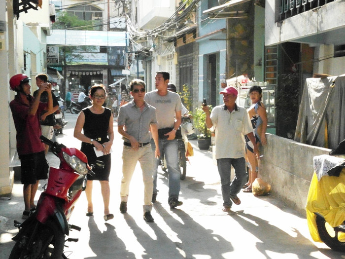 Chiều 7/4, Mr Đàm đã đến viếng tang nhạc sĩ Thanh Sơn. Sự xuất hiện của Mr Đàm đã làm xôn xao con xóm nhỏ tại TP.HCM. Chiều 7/4, Mr Đàm đã đến viếng tang nhạc sĩ Thanh Sơn. Sự xuất hiện của Mr Đàm đã làm xôn xao con xóm nhỏ tại TP.HCM.