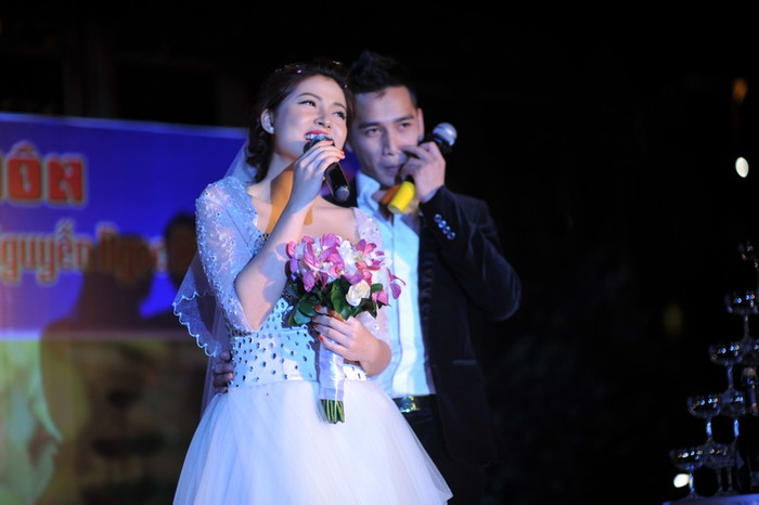 Họ thật tình cảm, ngọt ngào... Họ thật tình cảm, ngọt ngào...