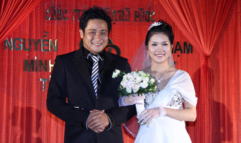 Diễn viên Minh Tiệp và người đẹp Thùy Dương trong ngày cưới.