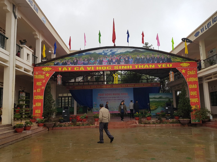 Khẩu hiệu: Tất cả vì học sinh thân yêu (Ảnh:giaoduc.net.vn) Khẩu hiệu: Tất cả vì học sinh thân yêu (Ảnh:giaoduc.net.vn)