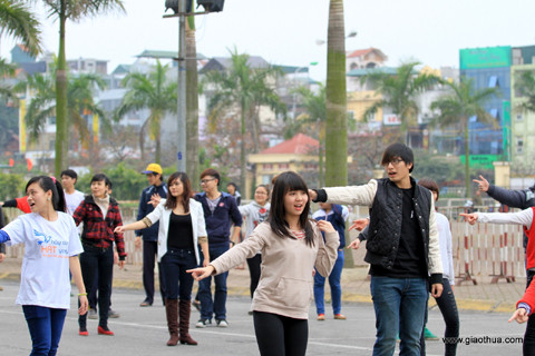 Hình ảnh tập luyện của các bạn trẻ.