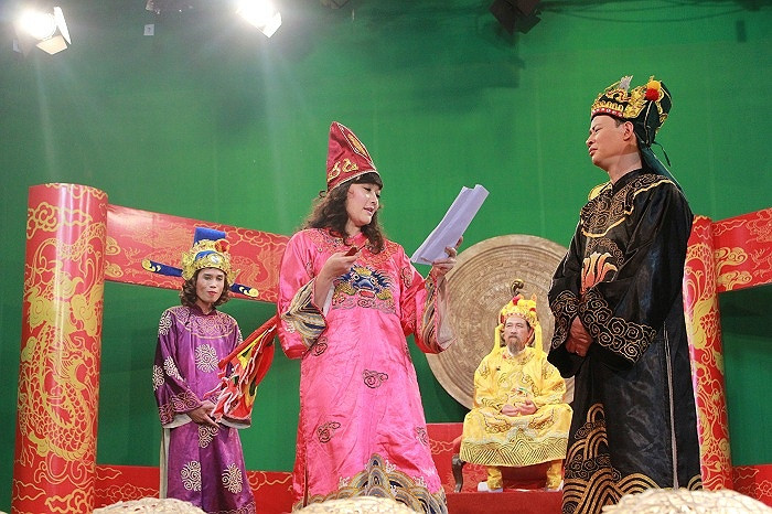 Hiệp gà sẽ tái xuất, Hóa thân thành Bắc Đẩu khá ngọt trong phiên bản Táo Quân 2013 của Đài VTC. Hiệp gà sẽ tái xuất, Hóa thân thành Bắc Đẩu khá ngọt trong phiên bản Táo Quân 2013 của Đài VTC.