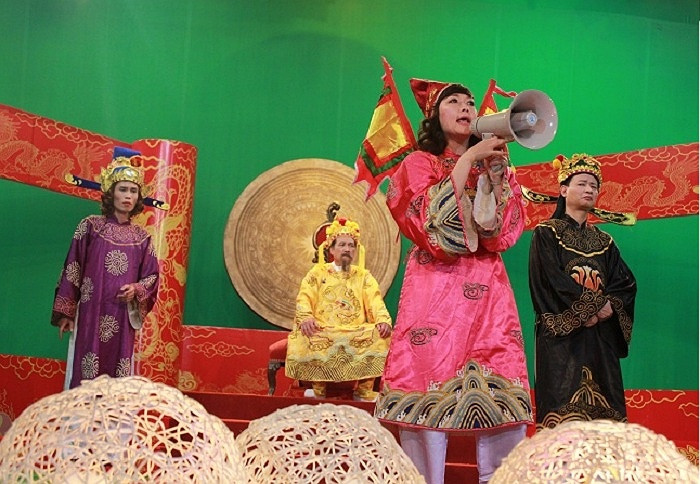 Ngoài ra, có các vấn đề khác như ngệ sỹ hở hang, chùa triền bị phá hoại. Ngoài ra, có các vấn đề khác như ngệ sỹ hở hang, chùa triền bị phá hoại.