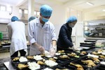Bếp ăn phục vụ những người cách ly y tế tập trung - Bệnh viện Hữu nghị Việt Tiệp cơ sở 2 (Ảnh và chú thích trên Danviet.vn) Bếp ăn phục vụ những người cách ly y tế tập trung - Bệnh viện Hữu nghị Việt Tiệp cơ sở 2 (Ảnh và chú thích trên Danviet.vn)