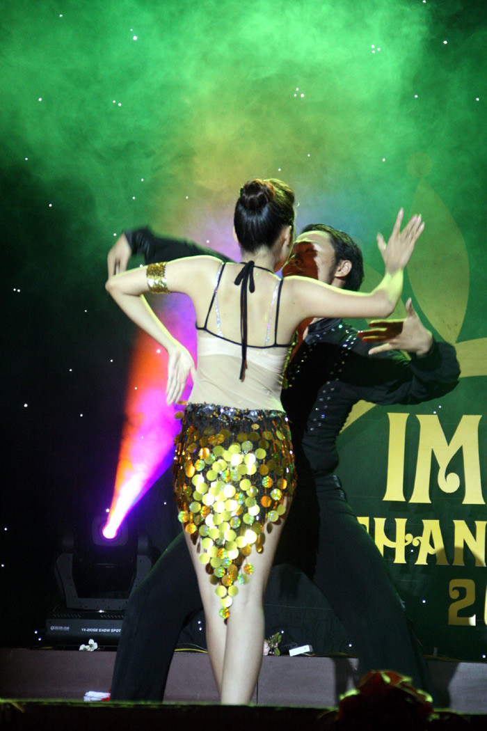 Lê Minh Hạnh là sinh viên Đại học Ngoại thương. Lê Minh Hạnh là sinh viên Đại học Ngoại thương.