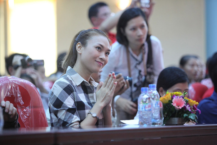 Sắp tới đây, Mỹ tâm sẽ tổ chức liveshow Cho một tình yêu ở Hà Nội, vào các ngày 17 và 18/9. Hiện tại, cô và ê-kíp đã có mặt tại Hà Nội.