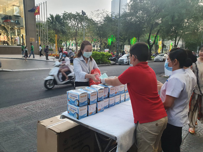 Hành động của Andy khiến nhiều người dân cảm động (Ảnh:NVCC) Hành động của Andy khiến nhiều người dân cảm động (Ảnh:NVCC)