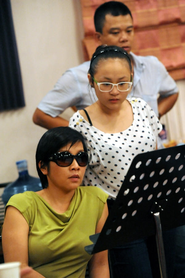 Theo lời Mỹ Linh, cách đây 20 năm khi mới vào nghề, chị vô cùng ngưỡng mộ chị Lam và bây giờ vẫn luôn như vậy. Theo lời Mỹ Linh, cách đây 20 năm khi mới vào nghề, chị vô cùng ngưỡng mộ chị Lam và bây giờ vẫn luôn như vậy.