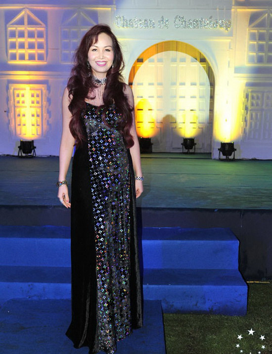 Nổi tiếng như một Hoa hậu sở hữu học vấn, trí tuệ thuộc top đầu của những người đẹp Việt Nam, nhưng có lẽ Hoa hậu Việt Nam 1990 nên giành thêm thời gian để bổ sung thêm kiến thức về thời trang cũng như cách ăn mặc.