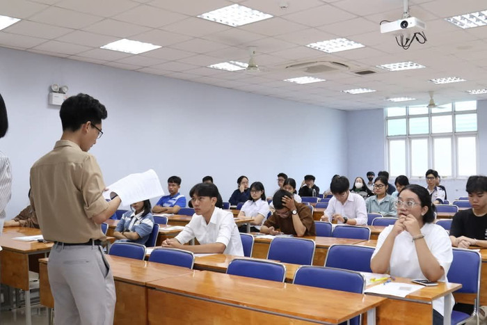 Thí sinh dự thi đánh giá năng lực đợt 1 năm 2025 tại điểm thi Trường Đại học Công nghệ thông tin (ảnh: VNUHCM) danhgiananglucdot1VNUHCMb.jpg