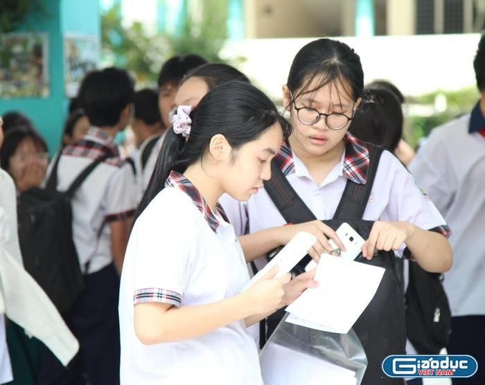 Học sinh tham gia một kỳ thi tuyển sinh vào lớp 10 ở Thành phố Hồ Chí Minh (ảnh minh họa: V.D) gdvn-tuyensinh10.jpg