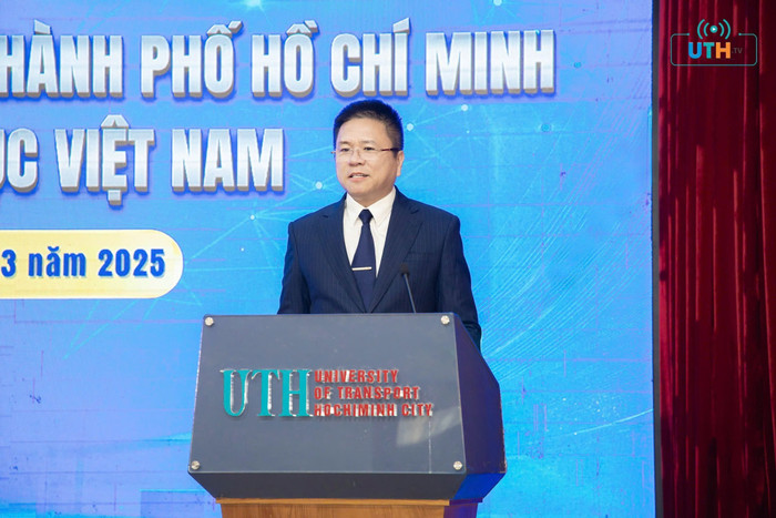 Phó Giáo sư, Tiến sĩ Nguyễn Xuân Phương phát biểu tại lễ ký kết (ảnh: UTH) UTHGDVN3.jpg