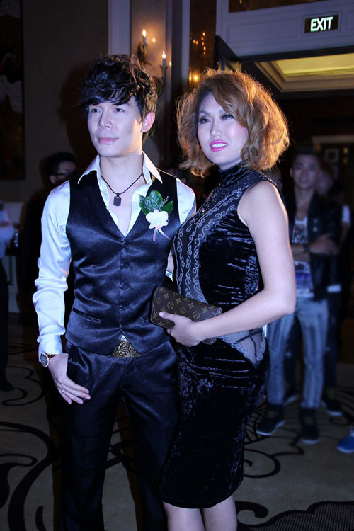 Dư luận cho rằng, ăn mặc hở hang tại các sự kiện là 'chiêu' để hâm nóng tên tuổi của Phi Thanh Vân, khi bản thân cô không hề có dấu ấn gì nổi bật trong lĩnh vực nghệ thuật kể từ sau vai diễn trong phim 'Cô gái xấu xí' và hàng loạt scandal với ca khúc 'Da nâu'. Dư luận cho rằng, ăn mặc hở hang tại các sự kiện là 'chiêu' để hâm nóng tên tuổi của Phi Thanh Vân, khi bản thân cô không hề có dấu ấn gì nổi bật trong lĩnh vực nghệ thuật kể từ sau vai diễn trong phim 'Cô gái xấu xí' và hàng loạt scandal với ca khúc 'Da nâu'.