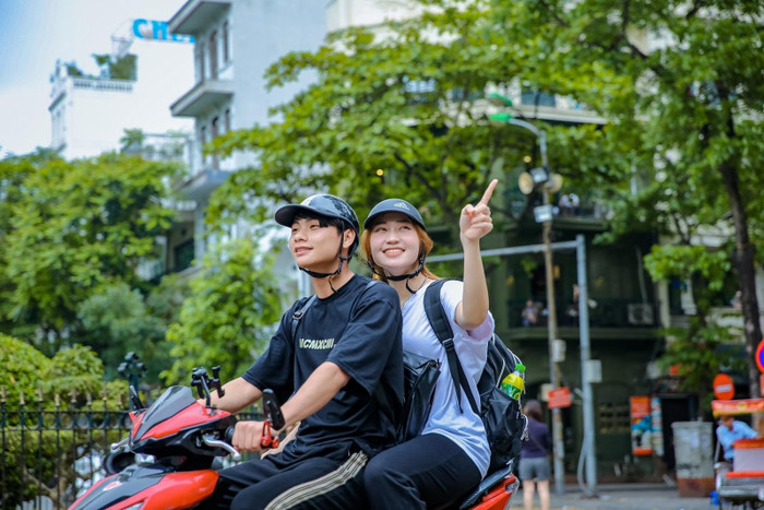 Trước những khó khăn, bỡ ngỡ khi bước vào giảng đường đại học, nhiều bạn trẻ chọn Trà Xanh Không Độ để giải tỏa những lo lắng, căng thẳng mỗi ngày. Trước những khó khăn, bỡ ngỡ khi bước vào giảng đường đại học, nhiều bạn trẻ chọn Trà Xanh Không Độ để giải tỏa những lo lắng, căng thẳng mỗi ngày.