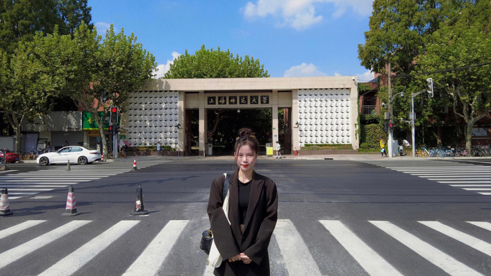 Ngô Châu Thanh Thuỳ giành học bổng thạc sĩ tại Đại học sư phạm Thượng Hải.