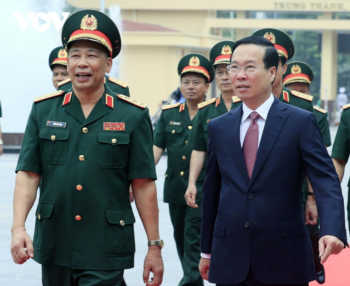 Lãnh đạo Học viện Quốc phòng đón Chủ tịch nước Võ Văn Thưởng. Lãnh đạo Học viện Quốc phòng đón Chủ tịch nước Võ Văn Thưởng.