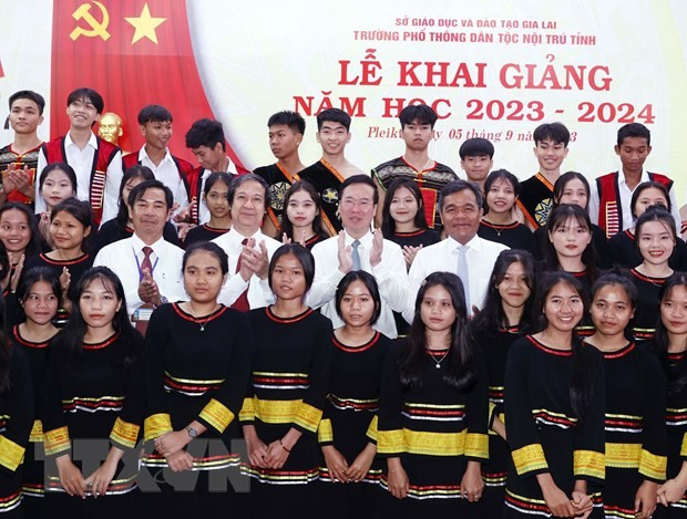 Chủ tịch nước Võ Văn Thưởng dự Lễ khai giảng năm học mới 2023-2024 tại Trường Phổ thông dân tộc nội trú tỉnh Gia Lai. Chủ tịch nước Võ Văn Thưởng dự Lễ khai giảng năm học mới 2023-2024 tại Trường Phổ thông dân tộc nội trú tỉnh Gia Lai.