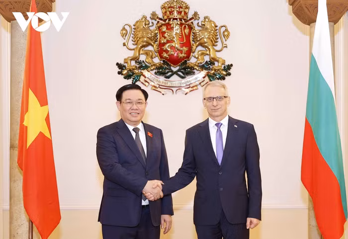 Thủ tướng Bulgaria Nikolai Denkov bày tỏ vinh dự được đón Chủ tịch Vương Đình Huệ và Đoàn đại biểu cấp cao Quốc hội Việt Nam thăm chính thức Bulgaria. Thủ tướng Bulgaria Nikolai Denkov bày tỏ vinh dự được đón Chủ tịch Vương Đình Huệ và Đoàn đại biểu cấp cao Quốc hội Việt Nam thăm chính thức Bulgaria.