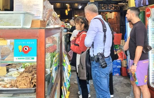 Đẩy mạnh công tác tuyên truyền, giáo dục các biện pháp phòng chống ngộ độc thực phẩm. (Nguồn: Báo Quảng Nam)