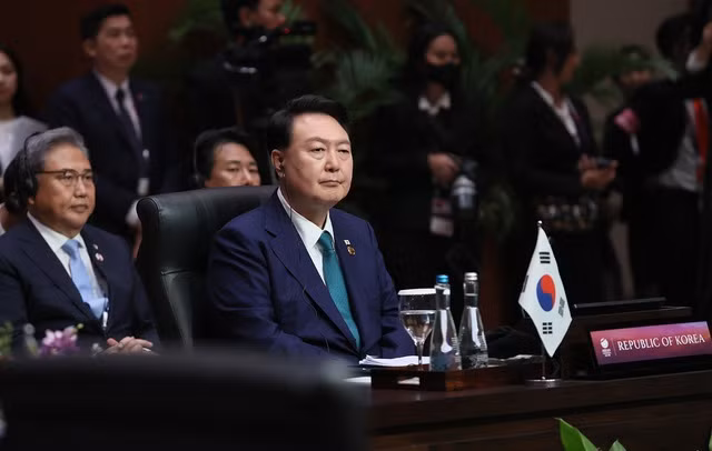 Tổng thống Hàn Quốc Yoon Suk-Yeol cảm ơn Thủ tướng Phạm Minh Chính vì những đóng góp quan trọng của Việt Nam trong vai trò nước điều phối thúc đẩy quan hệ ASEAN-Hàn Quốc phát triển mạnh mẽ. Ảnh: VGP/Nhật Bắc