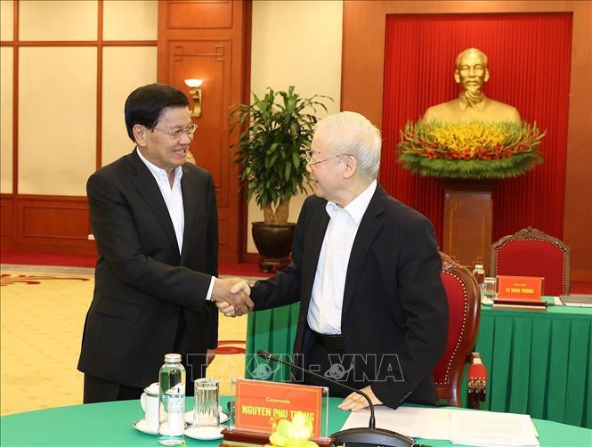 Tổng Bí thư Nguyễn Phú Trọng đón Tổng Bí thư, Chủ tịch nước Lào Thongloun Sisoulith. Ảnh: TTXVN